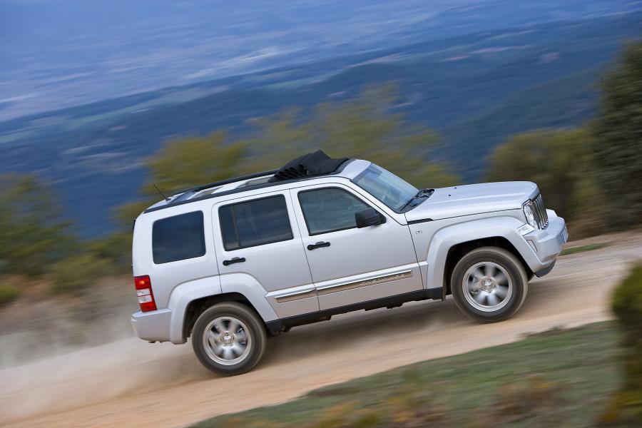  Jeep Cherokee 2008 года  (фото 36 из 161)